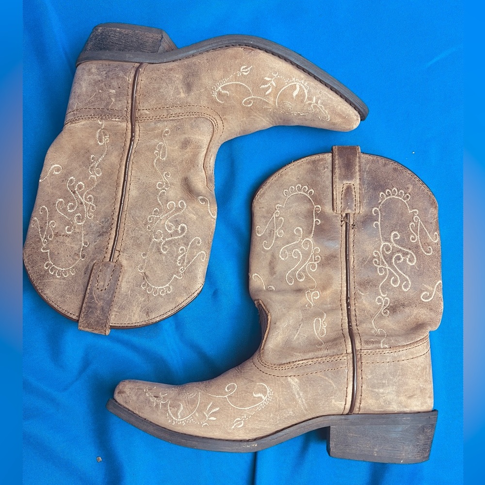Smoky Mountain boots, Kid’s size 2.5 R